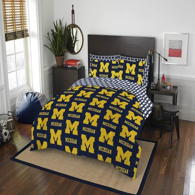 Northwest NCAA Michigan Wolverines Unisex-Adult Bed in a Bag Set, Queen, Rotary