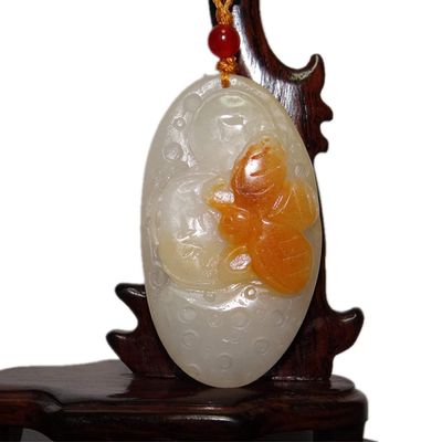 2.4" China Certified Nature Yellow Dragon Jade Lucky Bee Hand Carved Necklace Pendants 2368