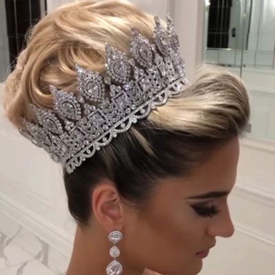 Aoligrace Luxury Cubic Zirconia Wedding Round Tiaras CZ Queen Princess Large Crowns Pageant Hair Jewelry Gifts for Women Wife