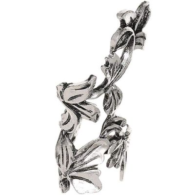 Newooh 2 Pair Retro Hollow Ear Clips,New Retro Hollow Flower Leaf Ear Clip Earrings Without Pierced Ears Gorgeous Clip Earrings For Women Alloy Vintage Leaf Ear Clip Earrings