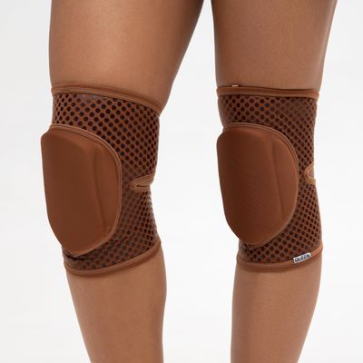 Queen Wear Nude Mocha Grip Pole Dance Knee Pads Perfect Woman Protection for Ballet Modern Dance and Indoor Sports (L)