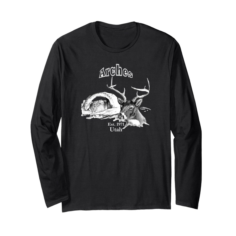 Arches National Park. Mule Deer. Utah Long Sleeve T-Shirt