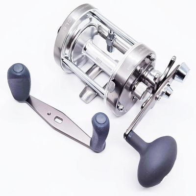 Apple&Orange CL60 Round Baitcasting Reel Right Handed Fishing Reel with Crank Handle,Smooth Powerful Inshore Trolling Reel Conventional Reel for Muskie Catfish (Gunsmoke with Handle)