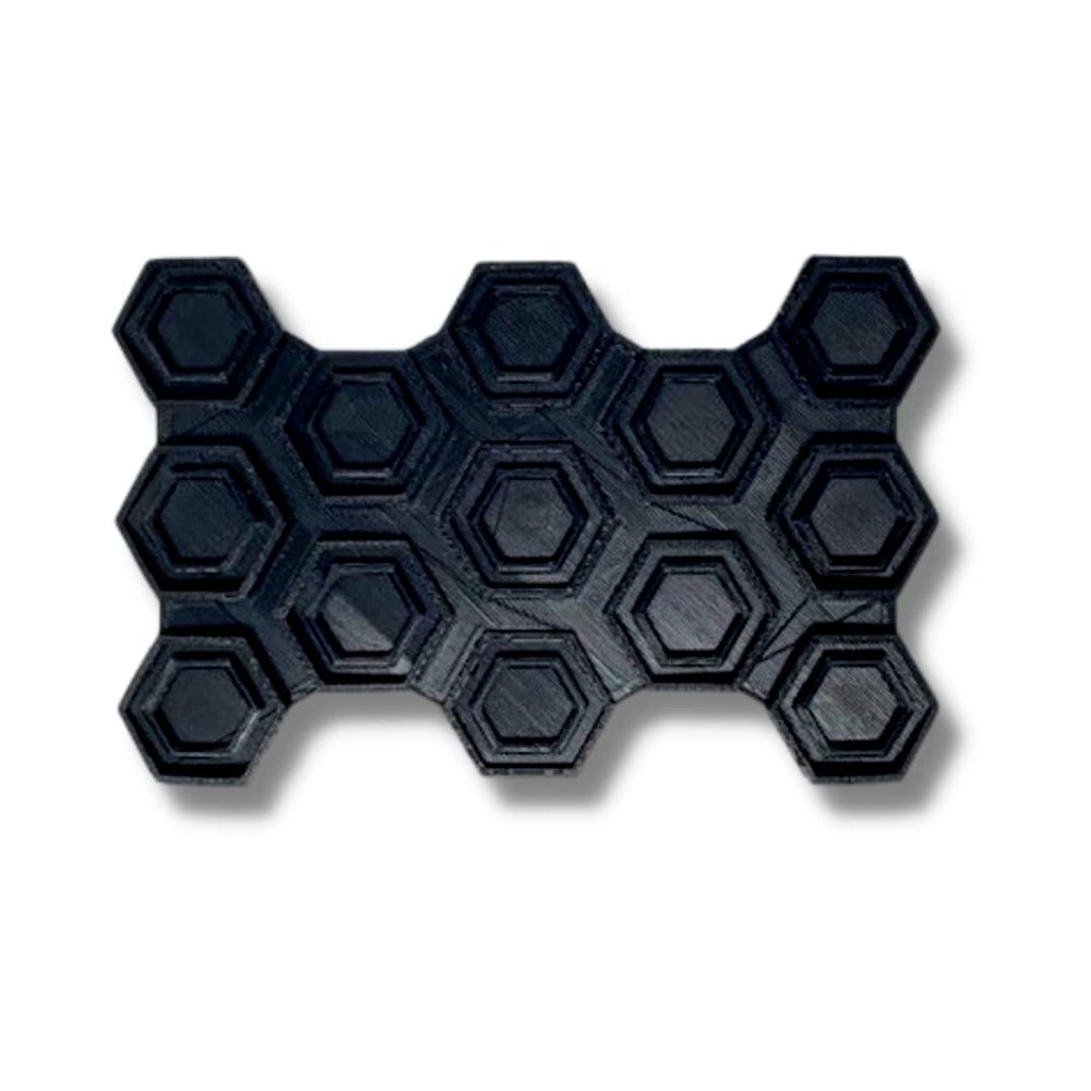 FRESHe Snowboard Stomp Pad - Hexagon Pattern - Specialized Stomp Pad Designed for Better Grip & Adhesion to Snowboards