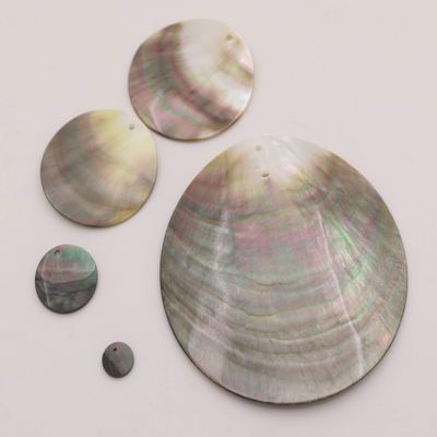 1 Pcs 10-80mm Flat Round Natural Black Lip Shell Pendant Earring Mother of Pearl - (Item Diameter: 50mm)