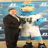 SPOTSOUND Blue eagle bird REDBROKOLY Mascot in sportswear view 1