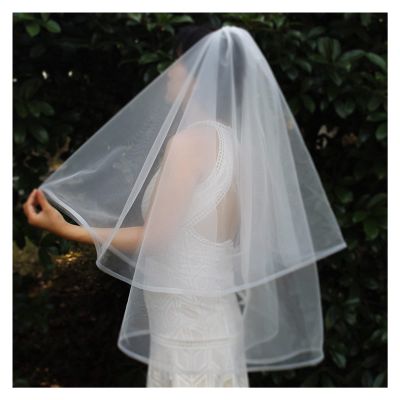 HANRUO Short 2 Layers Wedding Veil with Horsehair Edge Elegant New Bridal Veil with Comb Wedding Accessories (Color : Ivory)