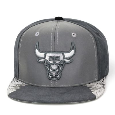 Mitchell & Ness Chicago Bulls Day 5 Grey Snapback Cap Kappe Basecap