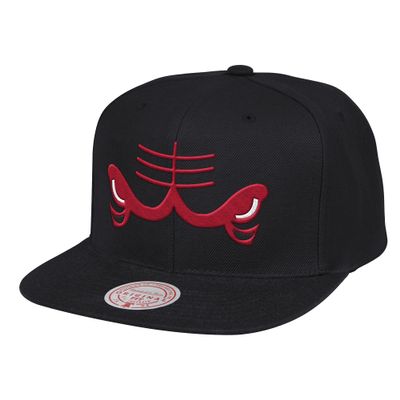 Chicago Bulls & Ness Logo Remix Hardwood Classic Snapback Hat - Black