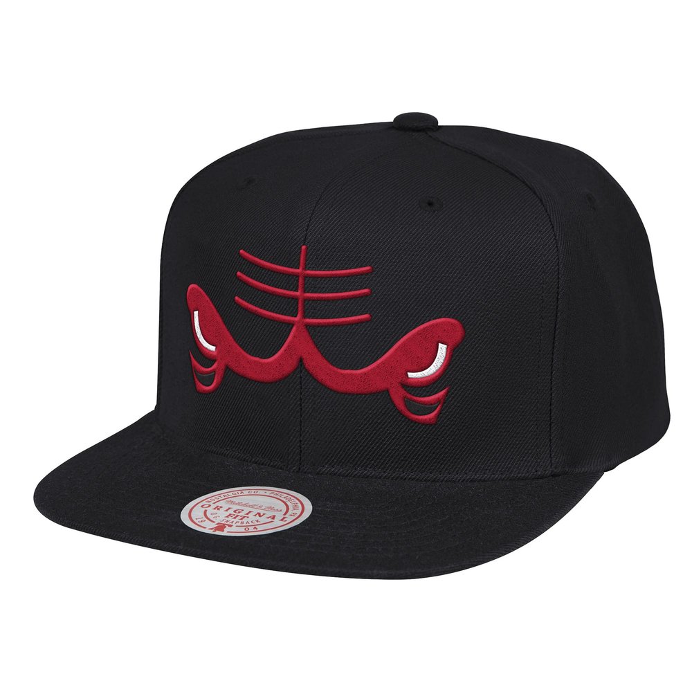Chicago Bulls & Ness Logo Remix Hardwood Classic Snapback Hat - Black