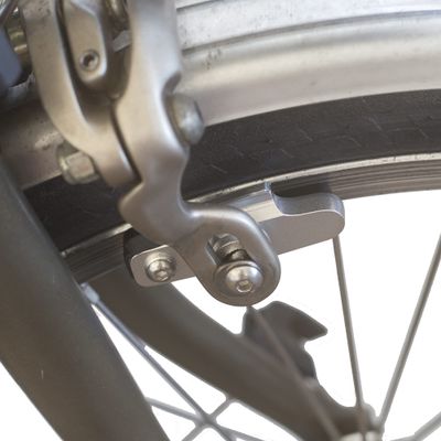 4 x Graphite Brake Pads and Aluminium Holders for BROMPTON in Silver