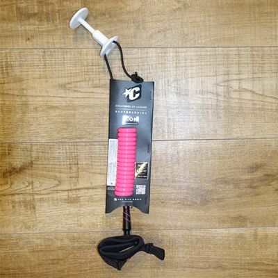 Creatures of Leisure Icon Wrist, Leash with Plug, 1.2m Leash Length, 1.5 Inches Cuff Width, 260mm Max Circumference, Pink Black