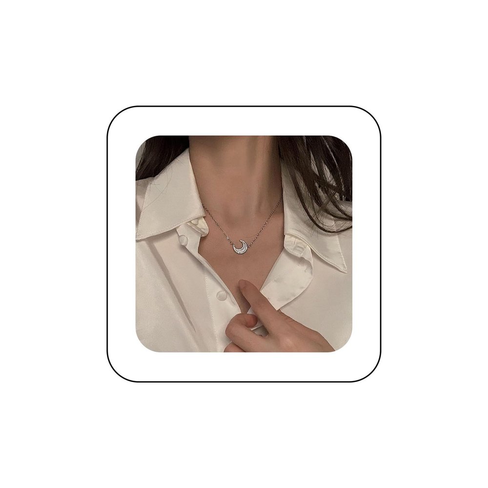 Andelaisi Boho Moon Choker Necklace Silver Moon Necklace Chain Retro Crescent Moon Necklaces Rhinestone Crescent Pendant Chain Necklace Jewelry for Women