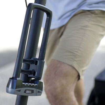 Heavy-Duty U Lock for Bicycles, Electric Scooters, and Motorcycles - Swiss-Engineere Lock with Thick Hardened Steel and Silicone Outer Coating, Includes 4 Keys & 2 Mounting Brackets.