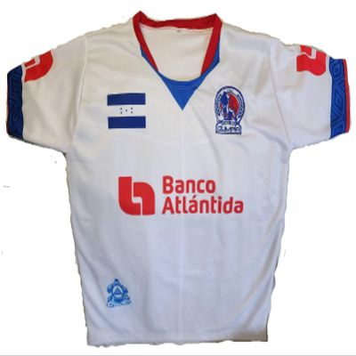 Camisa Blanca para Nios Olimpia de Honduras Los Leones Monarcas de Tu Pais con 34 Titulos, Logo Bordado y Bandera Grabada (Talla 16)