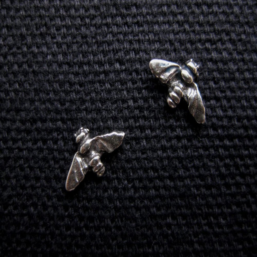 1 Set of .925 Sterling Silver BEE Stud / Post Earrings & Gift Box