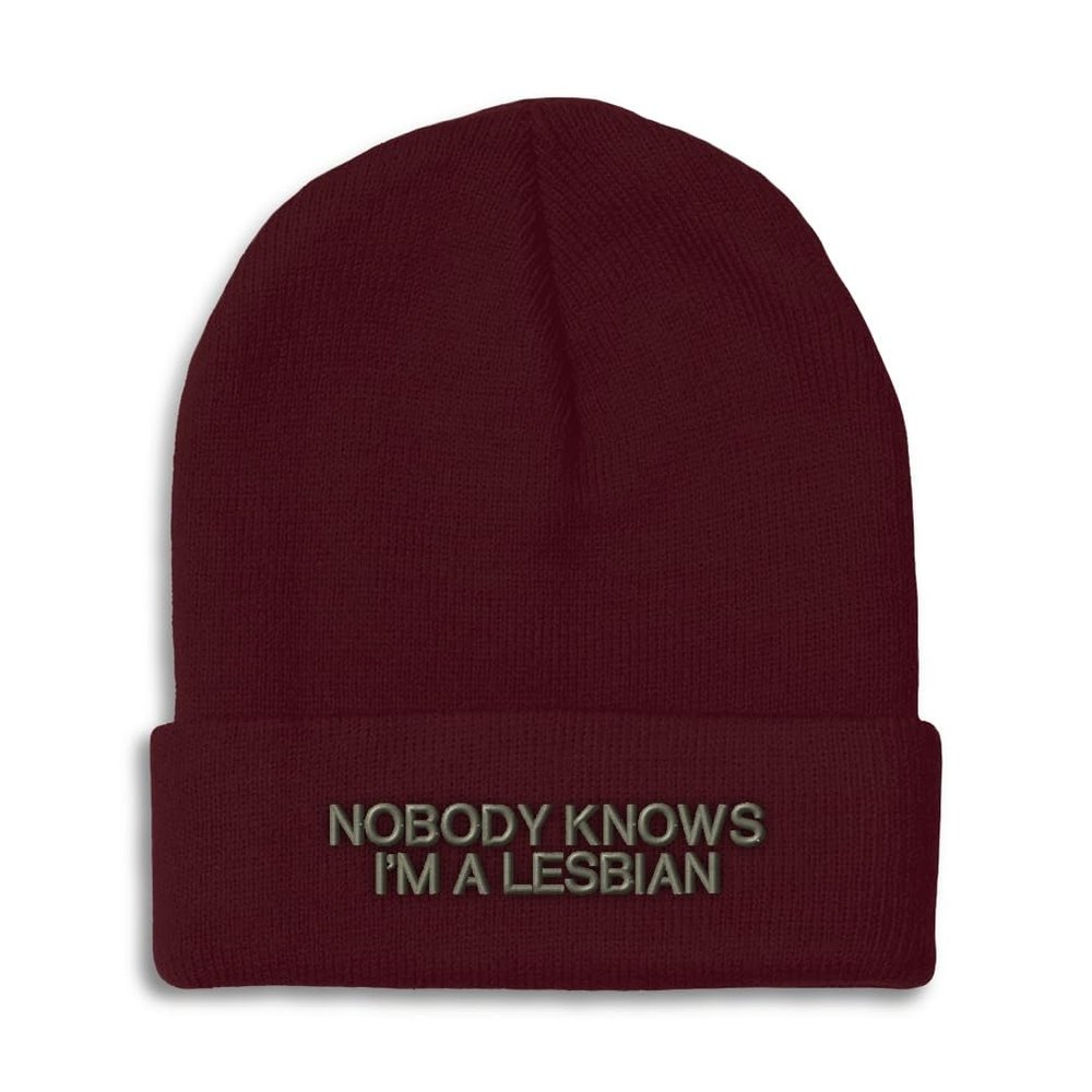 Speedy Pros Beanies for Men Nobody Knows I'm A Lesbian LGBTQ Embroidery Skull Cap Winter Hats for Women Acrylic One Size Burgundy Design Only