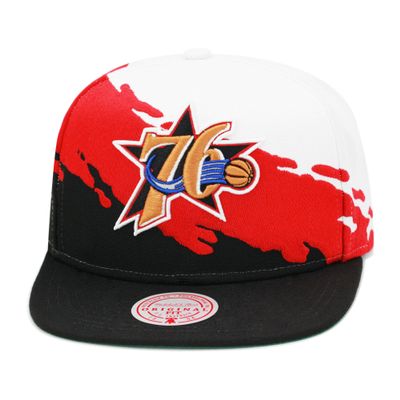 Mitchell & Ness Men's Philadelphia 76er's Hardwood Classics Paintbrush Snapback Cap, White/Black