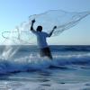 Yeahmart Handmade American Saltwater Fishing Cast Net with Heavy Duty Real Zinc Sinker Weights for Bait Trap Fish 5Ft Radius, 3/8 Inch Mesh Size view 2