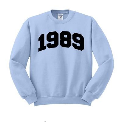 TeesAndTankYou College Style 1989 Sweatshirt Unisex 3X-Large Light Blue