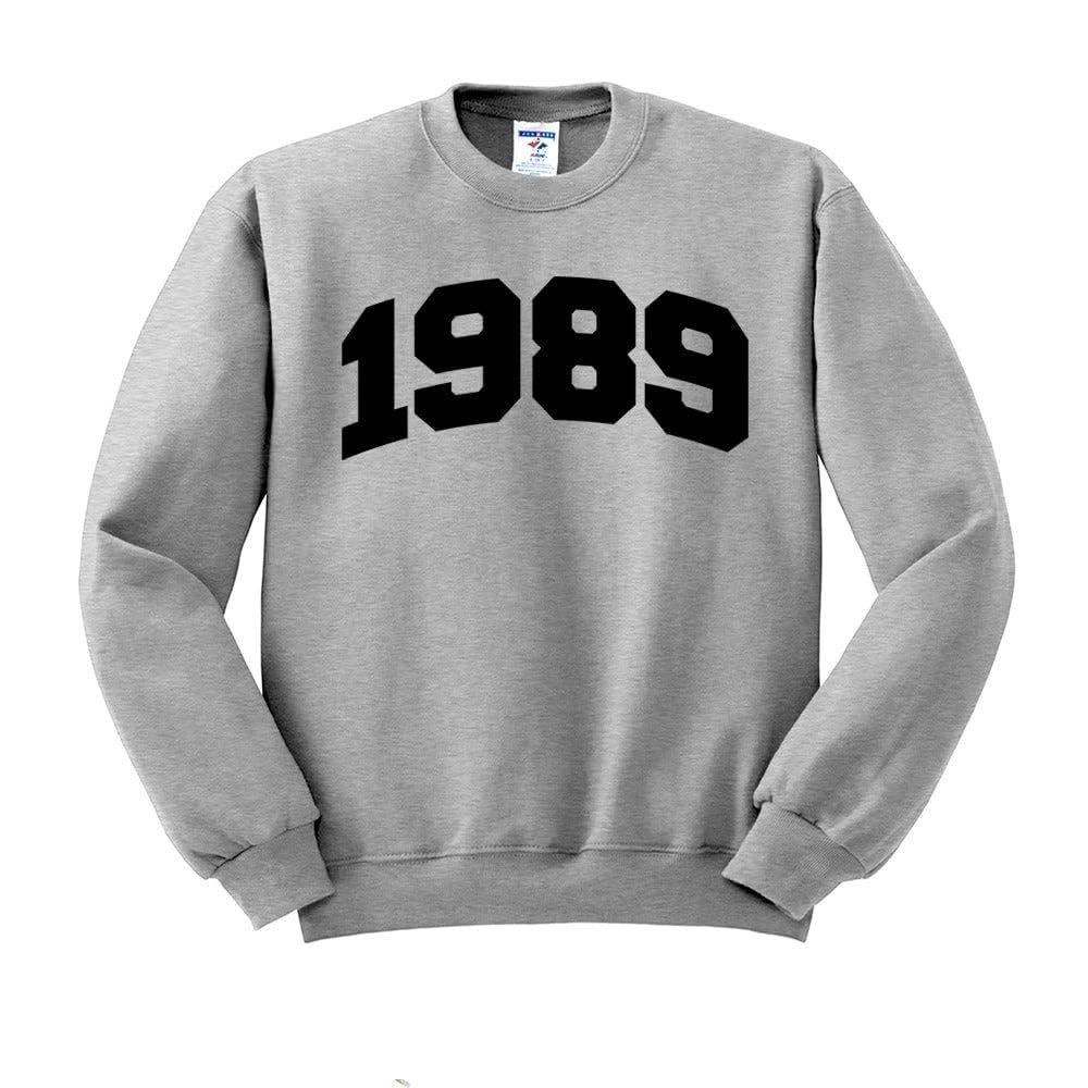 TeesAndTankYou College Style 1989 Sweatshirt Unisex 3X-Large Grey