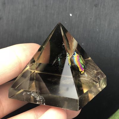 WGPHDW Meditation Home Decor, Natural Color Gum Tawney Crystal Pyramid gem Mineral, Suitable for Meditation Treatment Home Decoration Gifts,Natural Crystal