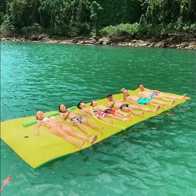 Water Carpet 16,5 X 6Ft / Floating Water PAD Water Floating Mat for Lakes, Pools, Beach and Ocean (Blue & Yellow)