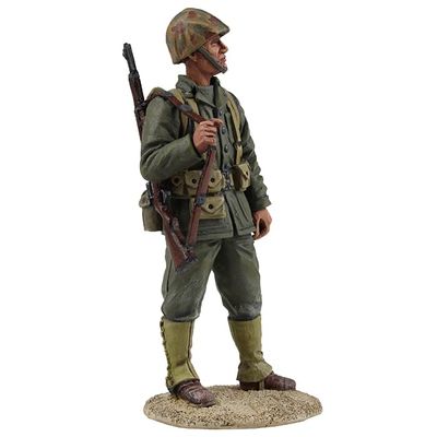 W. Britain Jack Tars & Leathernecks 13018 U.S. Marine Rifleman World War 2 Pacific 1:30 Scale Metal (Approximately 2.5 INCHES Tall)