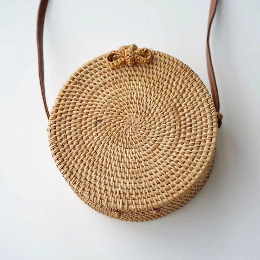Handwoven Handmade Round Rattan Natural Crossbody Bag Chic Hand Bag Shoulder Leather Straps (Color : Medium, Size : 1pcs)