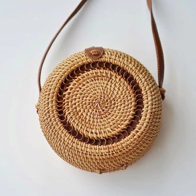 Handwoven Handmade Round Rattan Natural Crossbody Bag Chic Hand Bag Shoulder Leather Straps (Color : D, Size : 1pcs)