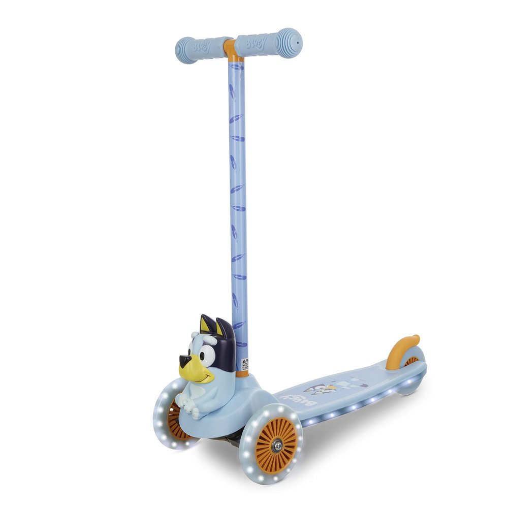 Bluey 3D Kick Scooter for Kids, Self-Balancing 3 Wheeled Light Up Scooter with Extra Wide Anti-Slip Deck, Rear Brake, Lean to Steer, Lightweight Design, for Kids 3 and up, 75 LB Limit