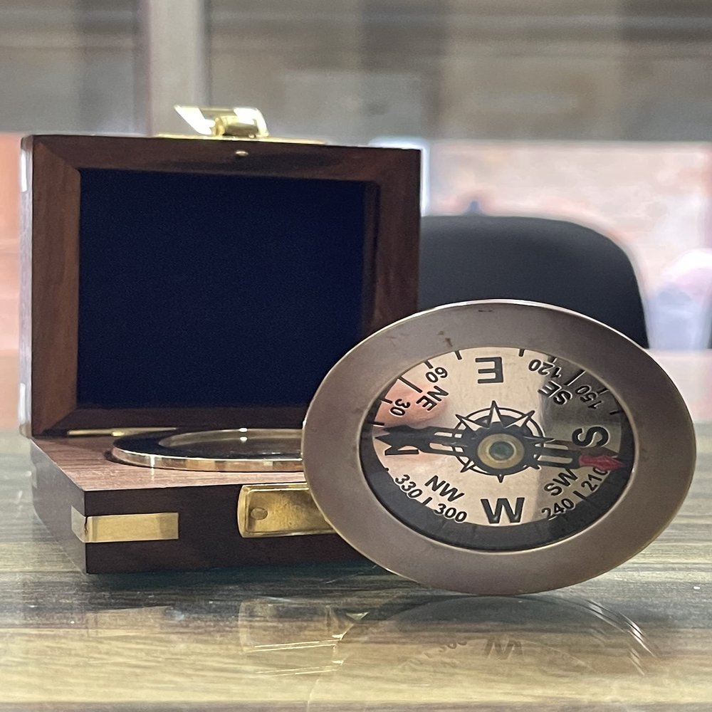 WOANIN Antiquated Finish Compass- Engraved Sundial Poem Compass with Wooden Case, Baptism Gift Retirement Gift for Men & Women