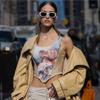 FEISEDY Retro Trendy Rectangle Sunglasses Women Men Vintage 90s Small Narrow Square Sunglasses B2322 view 4