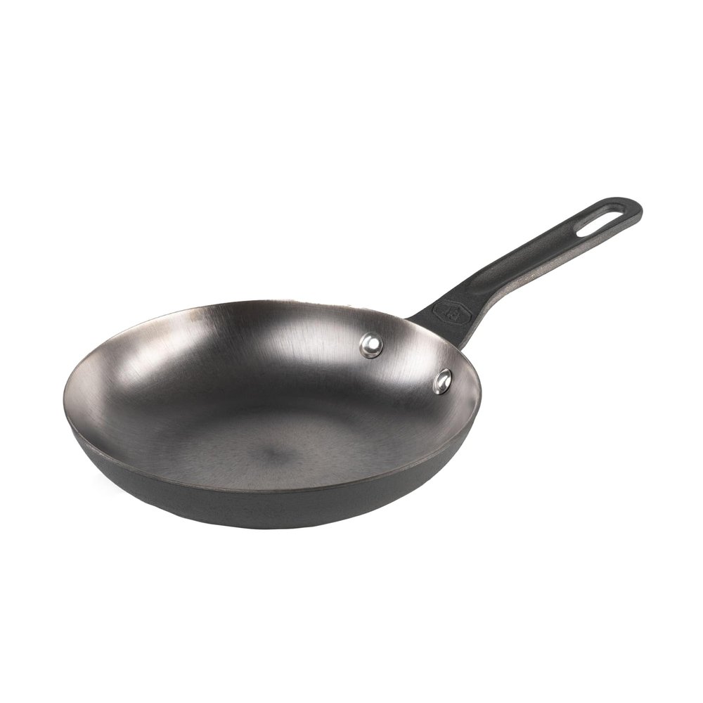 GSI Outdoors Guidecast 8 Frypan I Cast Iron, Lightweight, Gourmet Frying Pan, Camp Cookware