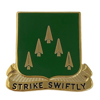 70TH ARMOR CREST STRIKE SWIFTLY PIN ON