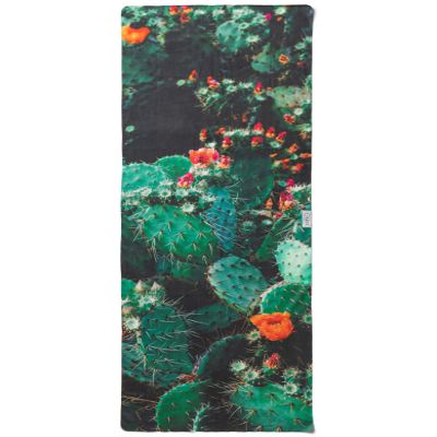 LEUS Yoga ECO Towel - Non-Slip Quick-Drying Recycled Microfiber Towel for Hot Yoga, Pilates, and Fitness - Desert Bloom