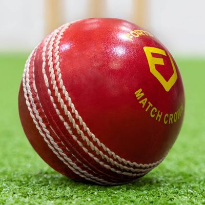 FORTRESS County Match Crown Cricket Balls [Red/White/Pink] - MCC Regulation (Junior, Red Pack of 6)