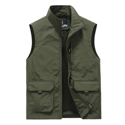 XUNRYAN Mens Winter Fall Outdoor Work Safari Hunting Fishing Travel Photo Lightweight Cargo Vest with Pockets