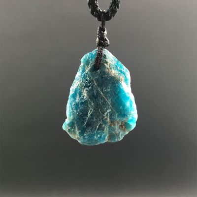 1pc Random Blue Apatite Rough Raw Natural Stone Pendant Necklace Quartz Crystal Gift Gemstone Crafts Jewelry Decor