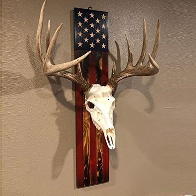 European Trophy Mount Plaque Skull Hanger Kit, USA Flag Game Display Wooden Deer Hanger Skull Hanger Base Wall Mount and Mount Taxidermy Antlers Skull Home Outdoor Decor