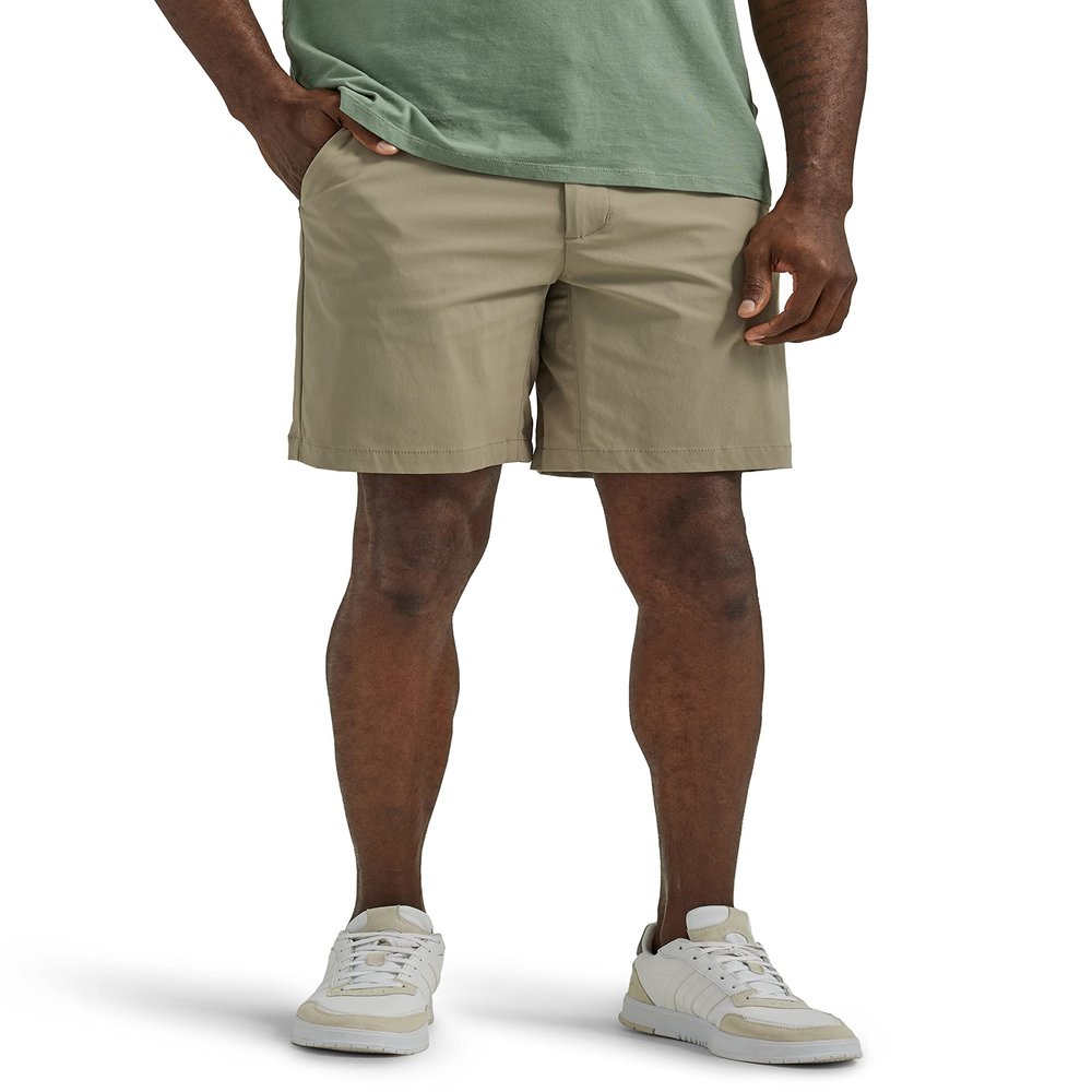 Lee Men's Extreme Motion Regular Fit Synthetic Flat Front Short Mushroom 38