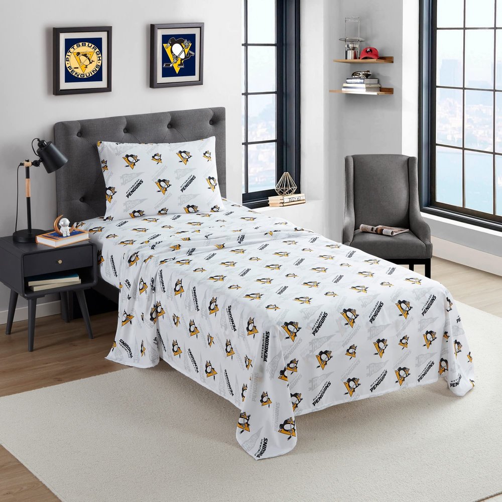 NORTHWEST Officially Licensed Pittsburgh Penguins NHL Queen Size Sheet Set  Comfortable Bedding with Repeating Team Logos for Hockey Fans, Dorm & Game Day Spirit Rooms