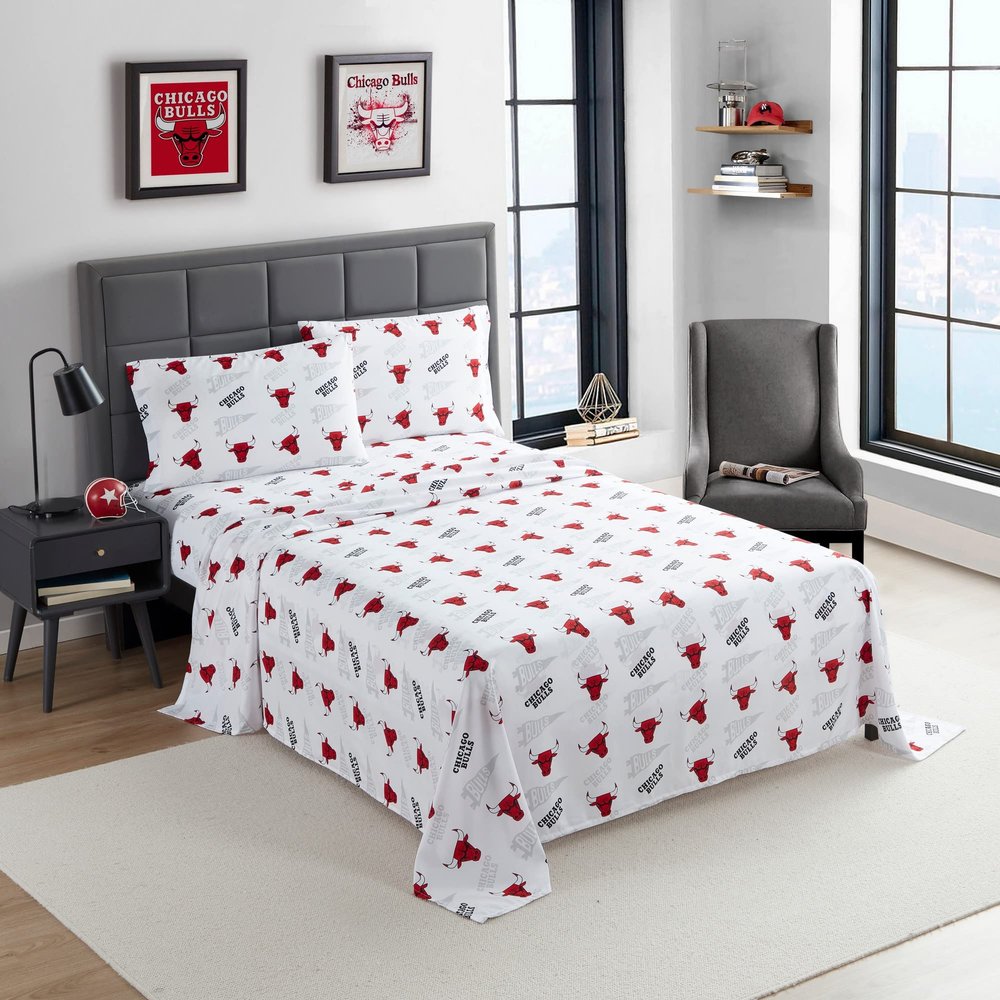 NORTHWEST Officially Licensed Chicago Bulls NBA Queen Size Sheet Set  Soft Team Logo Bedding for Dorms, Bedrooms, Fan Caves & Game Day Style