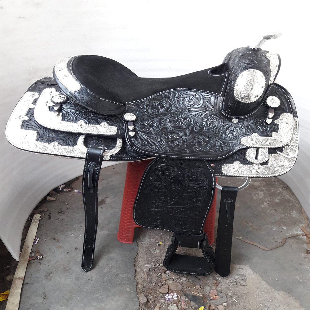 SHOWMEN CRAFT Western Saddle Fully Decorative Silver Show Outfit with Headstall & Breast Caller (17 inch)