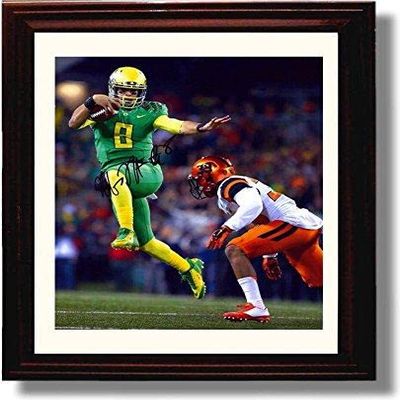 Oregon Football Leaping Marcus Mariota Autograph Promo Photo - Framed 8x10