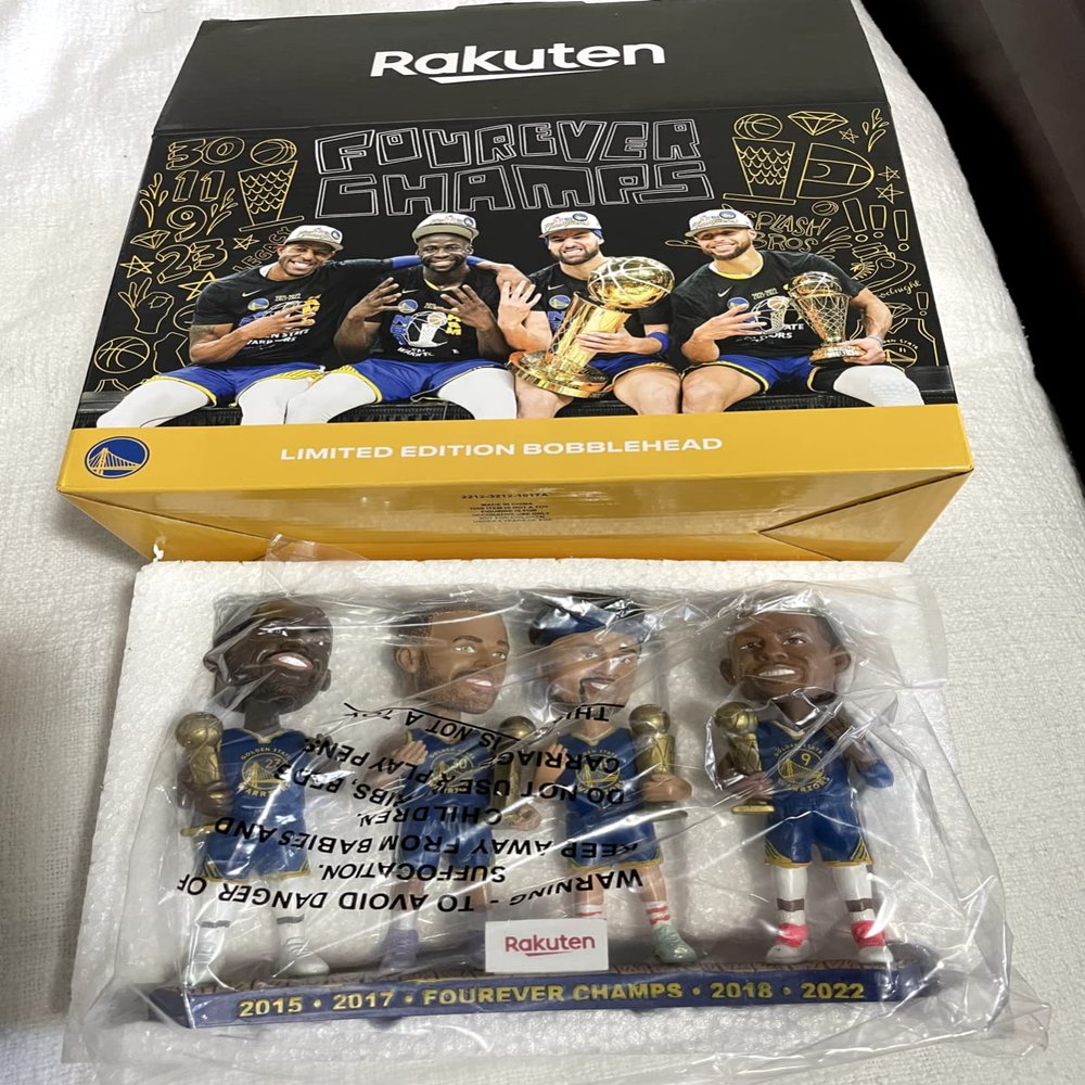 Fourever Champs Stephen Curry Klay Thompson Draymond Green Andre Iguodala 2023 Bobblehead SGA
