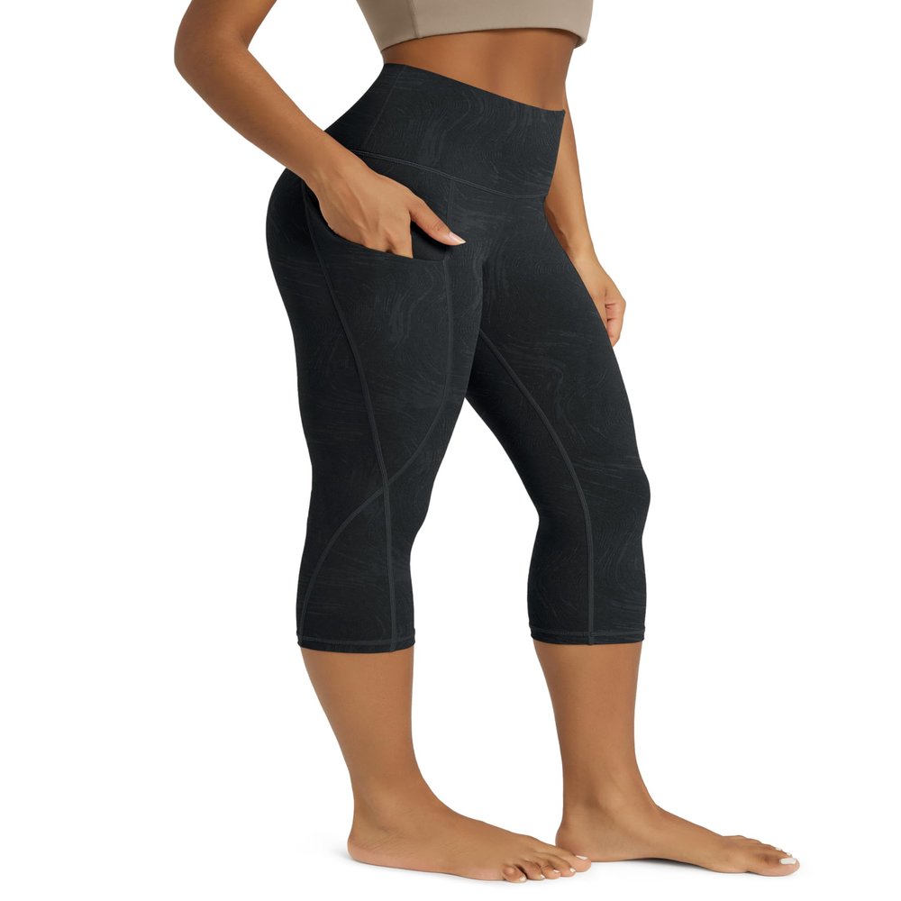 ODODOS Women's High Waisted Yoga Capris with Pockets,Tummy Control Non See Through Workout Sports Running Capri Leggings, Emboss Wave Black, Small