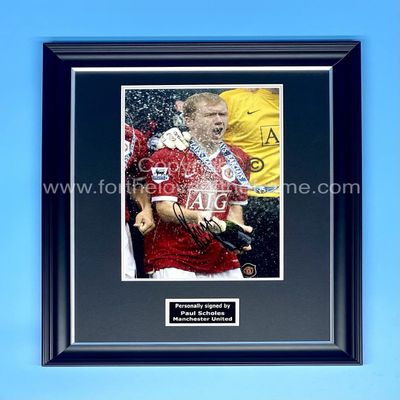 Paul Scholes Hand Signed Autograph Manchester United Football Soccer Memorabilia Photo In Luxury Handmade Wooden Display & Certificates of Authenticity