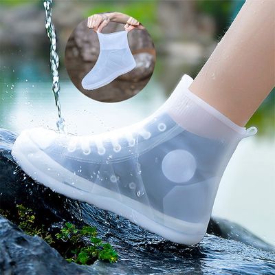 SooGree Shoe Covers Waterproof Rain Shoes Covers Reusable Foldable Rain Boots Slip Resistant Rubber Sole Overshoes Protectors for Cleaning Camping Travel Rain Galoshes with Buttons (M, Transparent)
