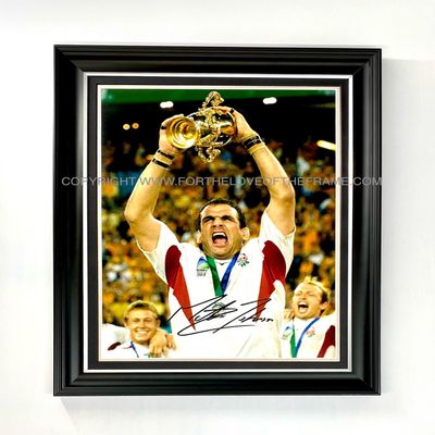 Martin Johnson Hand Signed Autograph Rugby Memorabilia Photo In Luxury Handmade Wooden Photo Display & Certificates of Authenticity